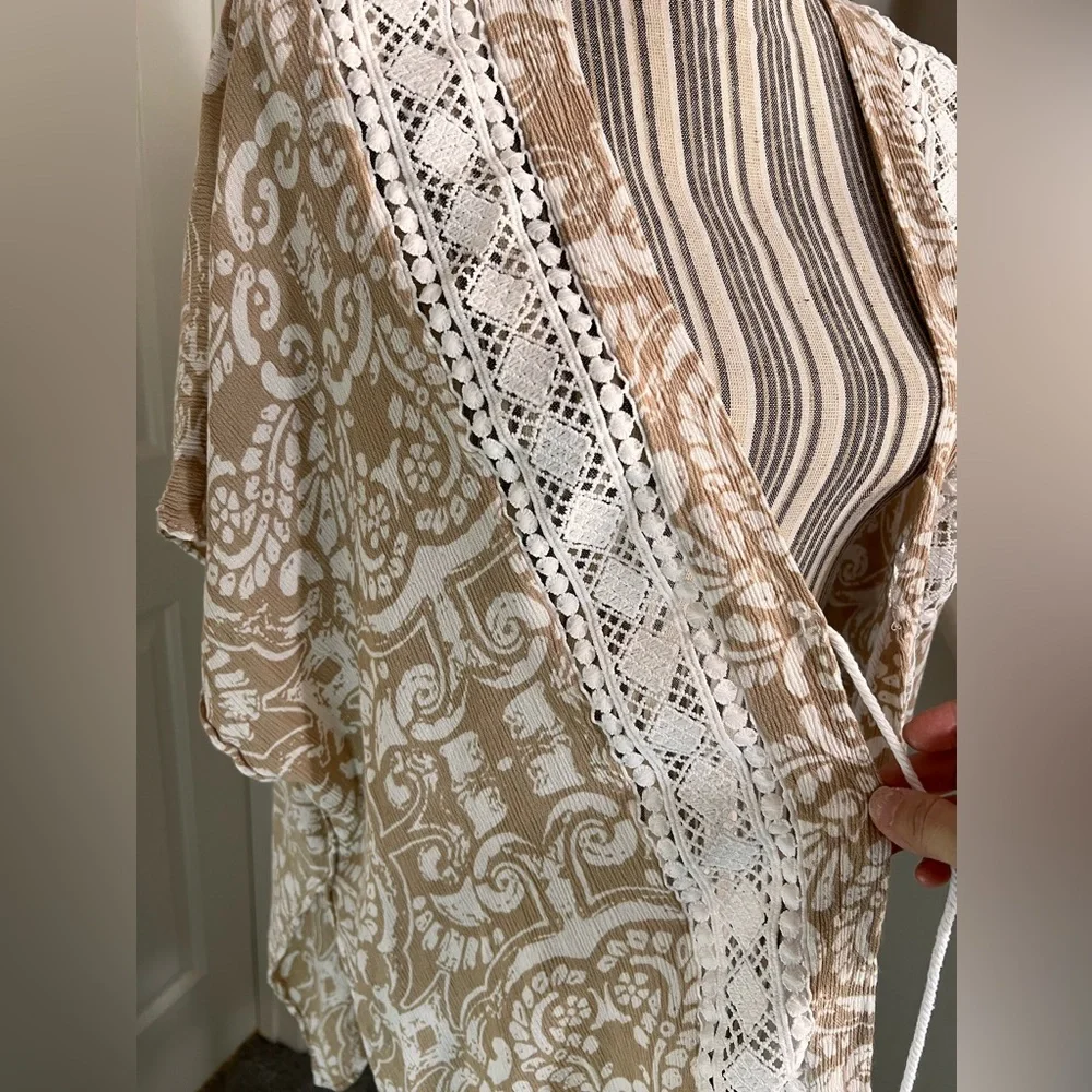 Vince Camuto $78 Neutral Swimsuit Cover Up Kimono Style One Size Light Weight - Picture 4 of 10